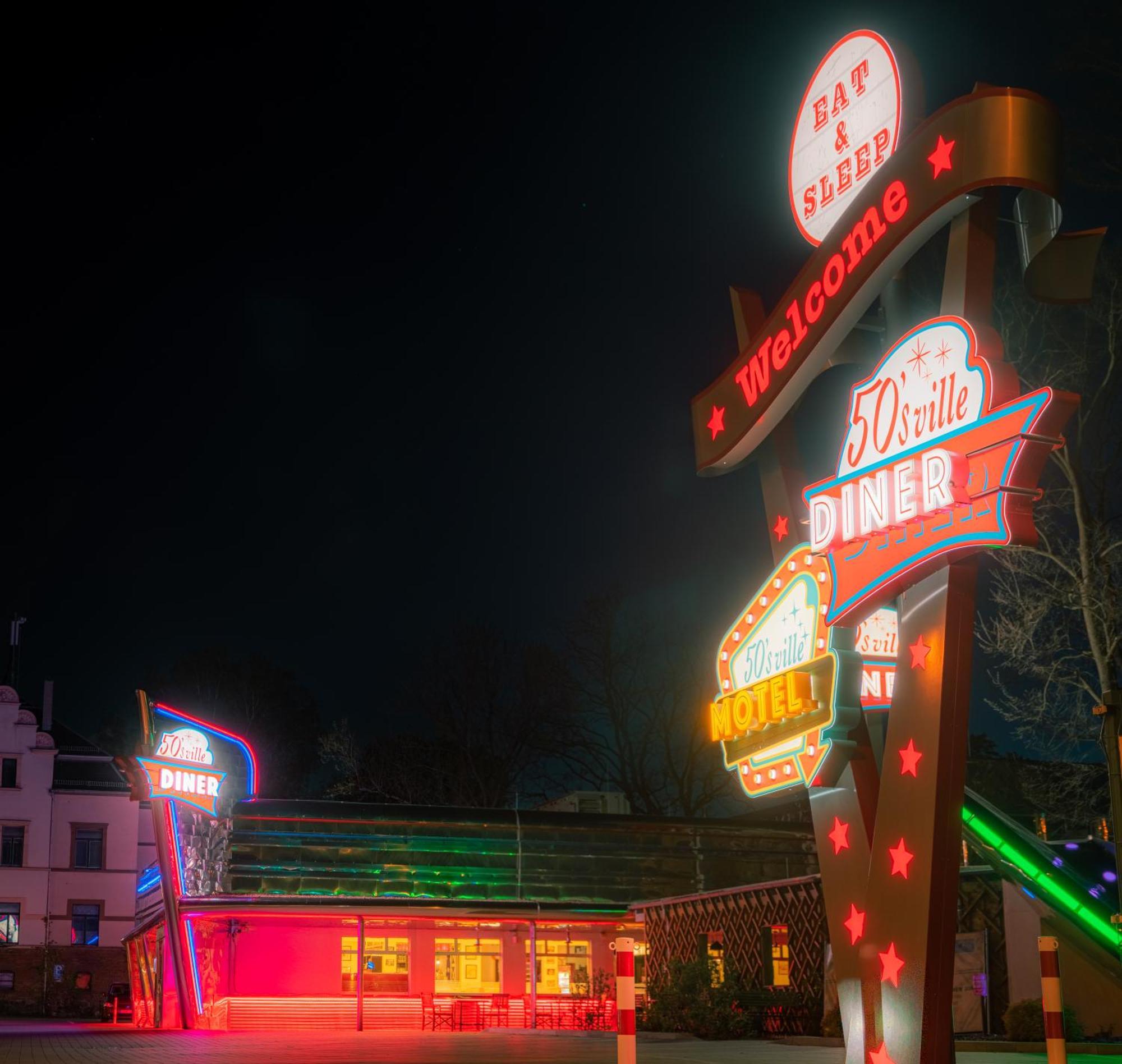Themenhotel 50'S Ville Motel Chemnitz Exterior photo